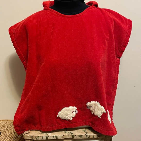UCHINO Tops - Red Hooded Poncho with Sheep Appliqué